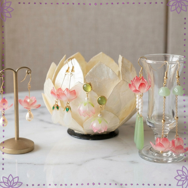 蓮の花ピアス